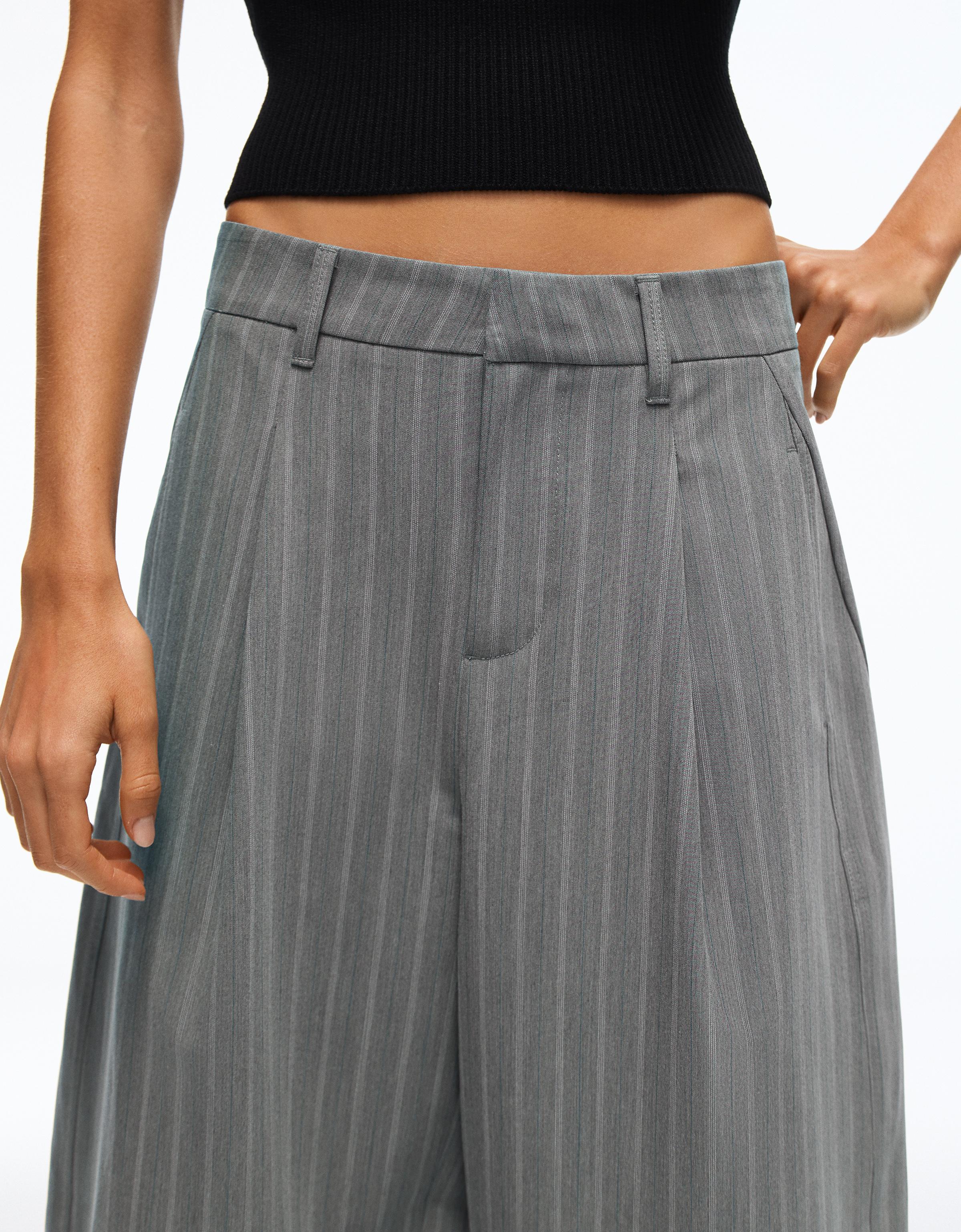 Striped pleated trousers — Grey