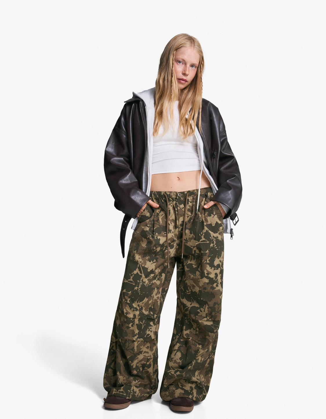 Printed parachute cargo trousers