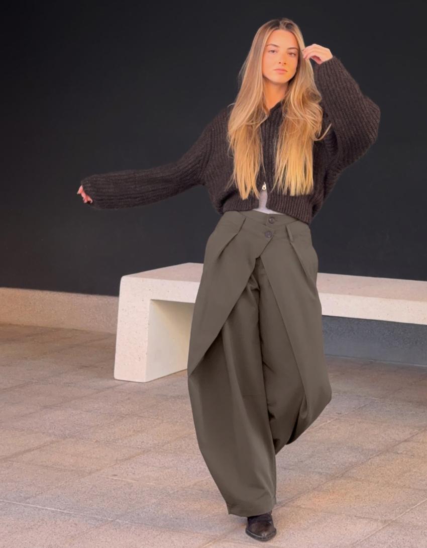 Barrel trousers with pleats-Sand