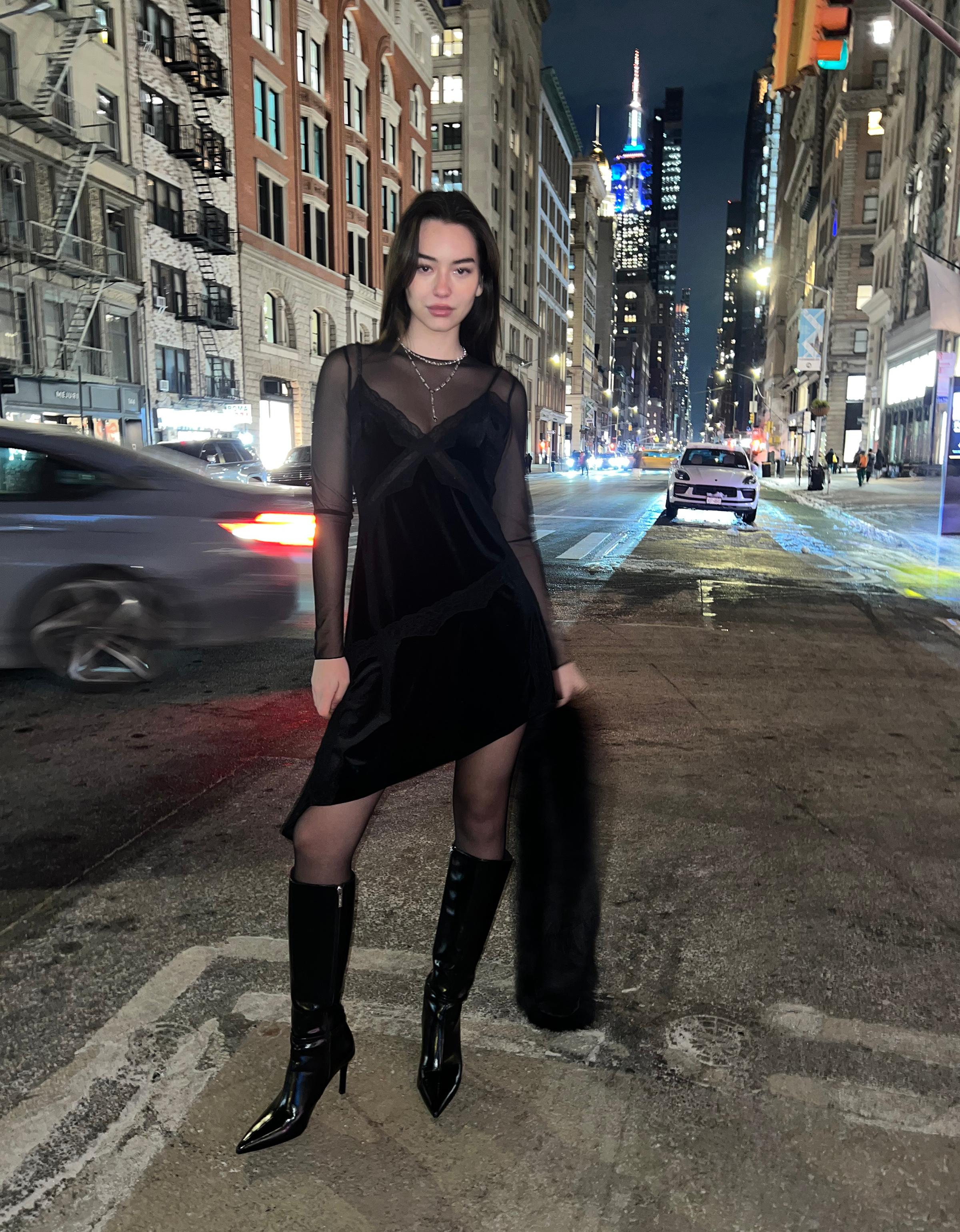 Bershka Asymmetrisches Mini-Samtkleid Mit Spitze Damen M Schwarz