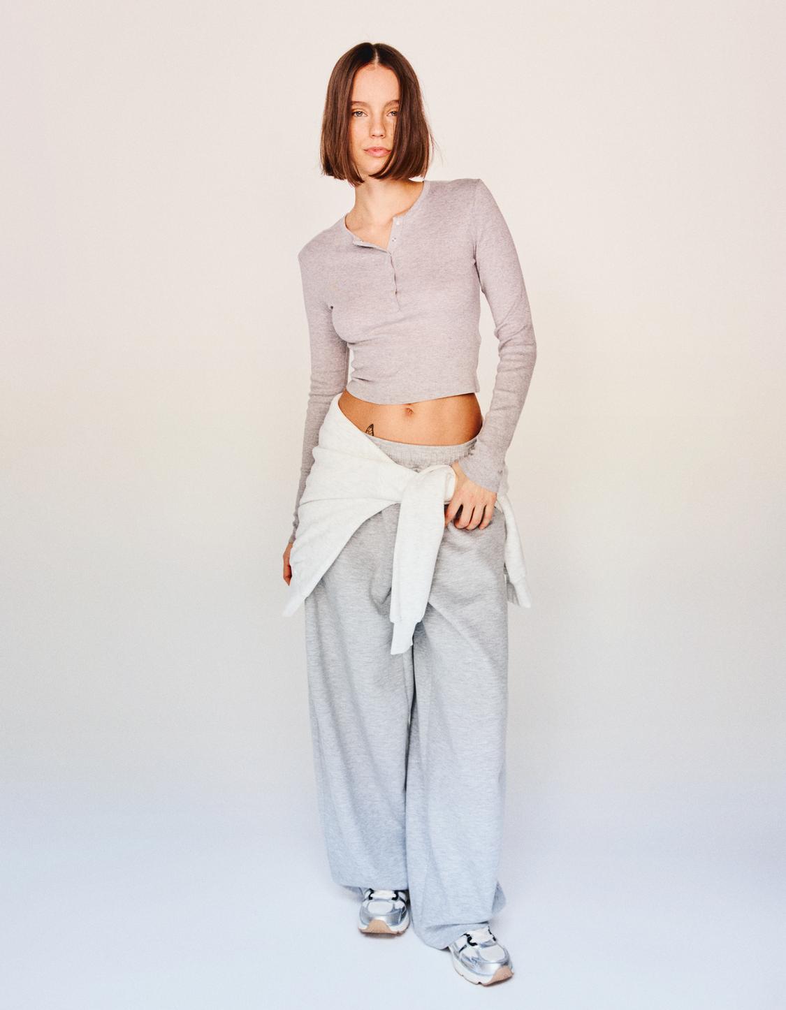 Set camiseta y pantalón felpa