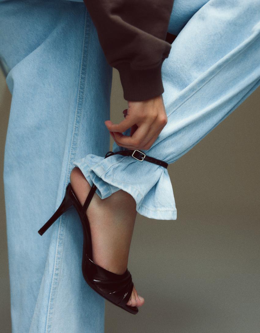 Ruched heeled sandals-Maroon
