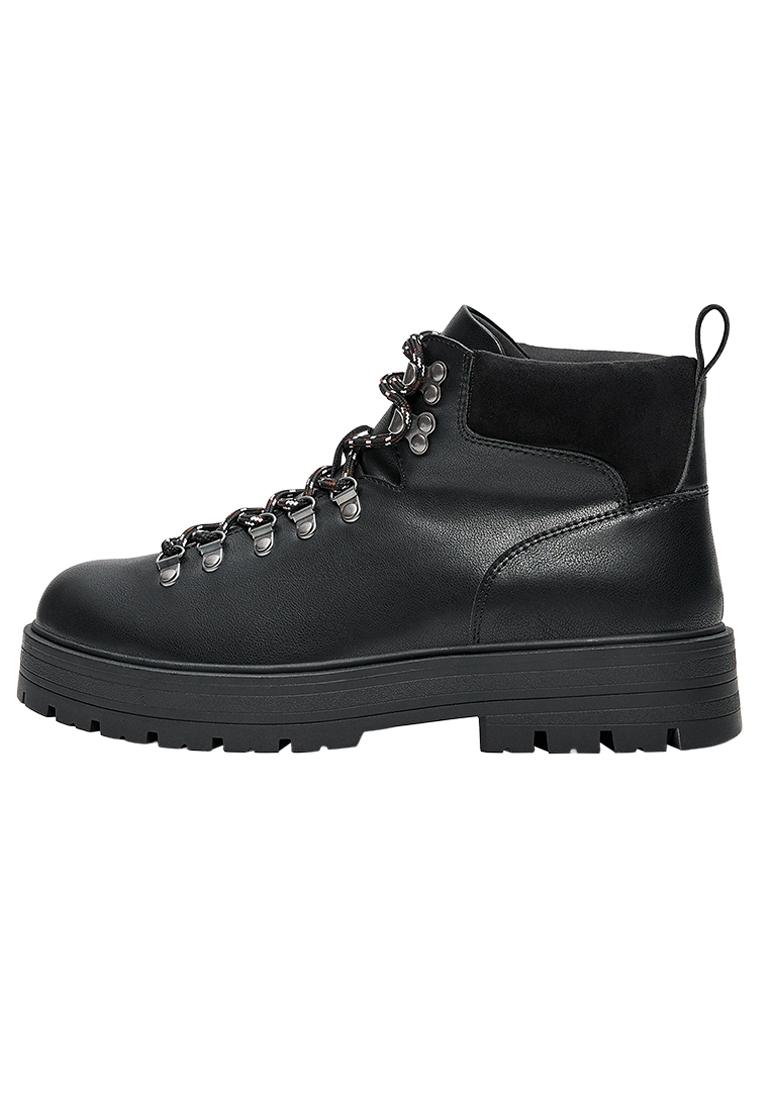 LACE-UP ANKLE BOOTS — BLACK