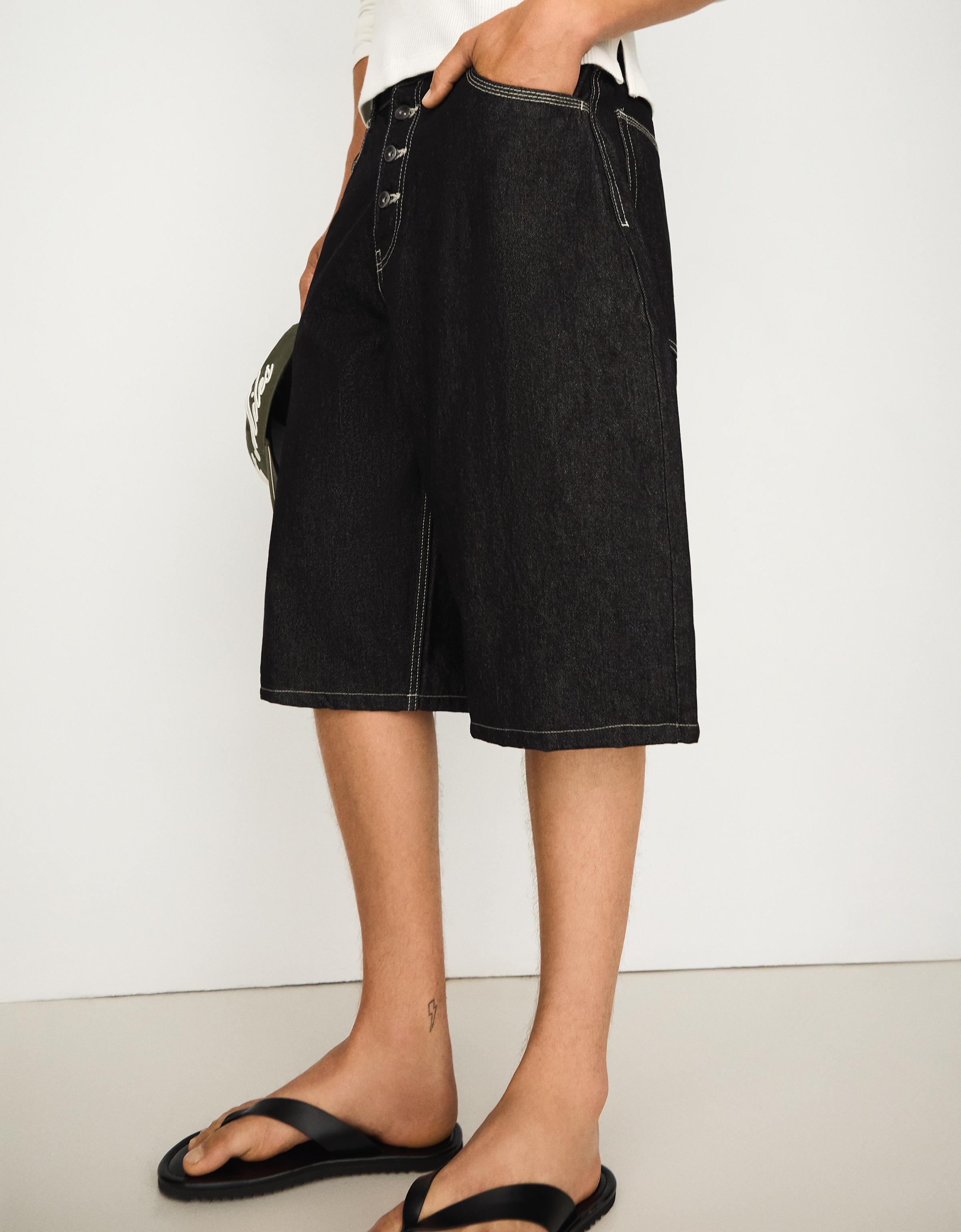 Barrel leg denim Bermuda shorts — Black