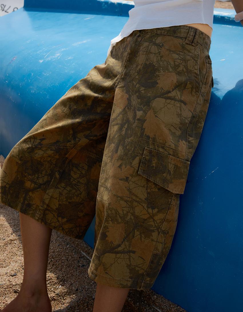 Printed Bermuda shorts-Khaki