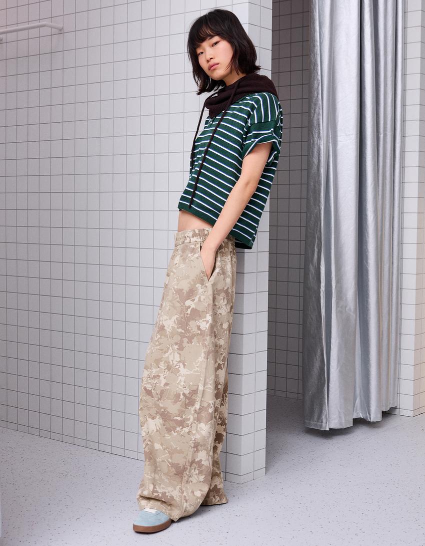 Balloon fit printed trousers-Sand