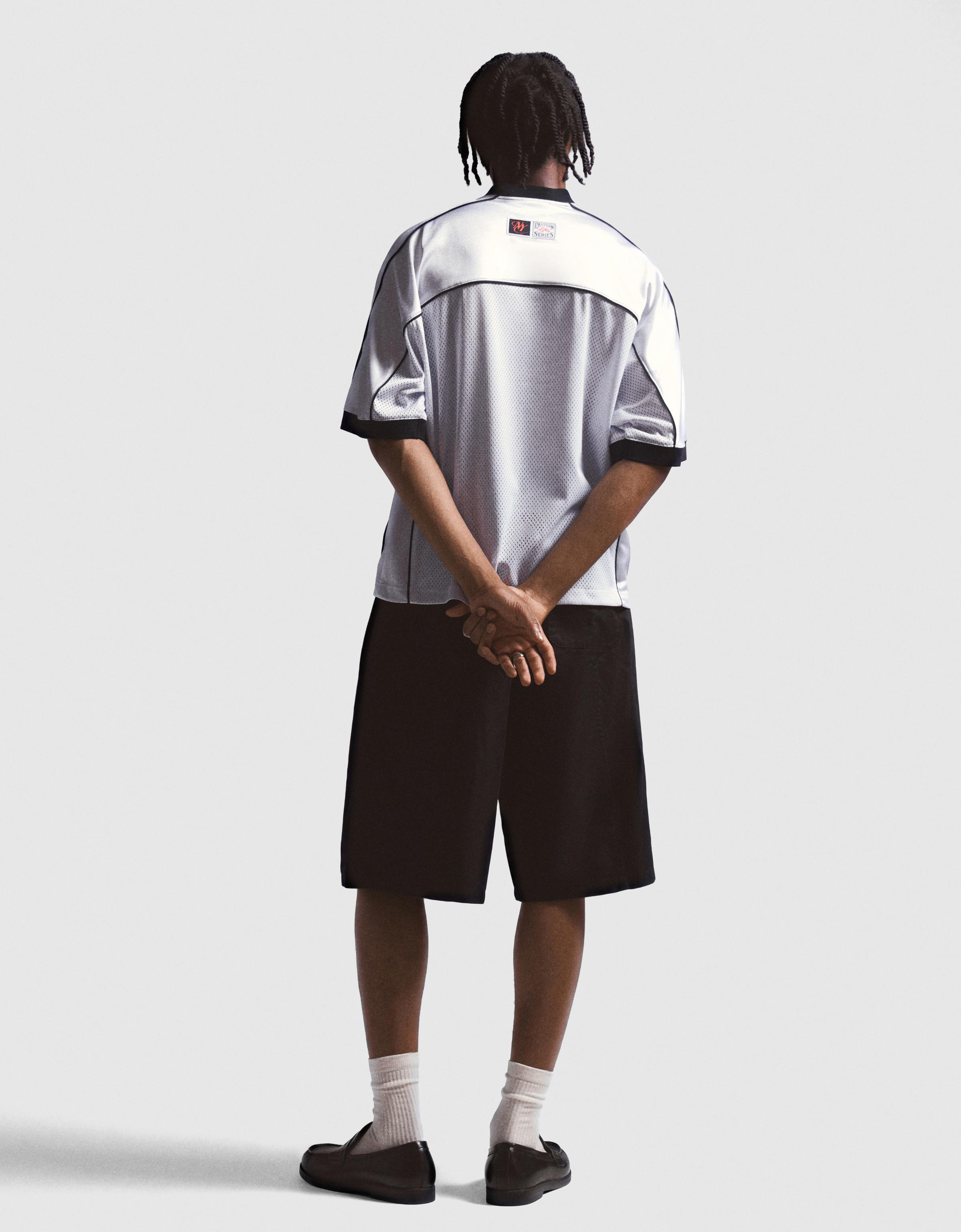 Balloon fit Bermuda shorts with darts — Black