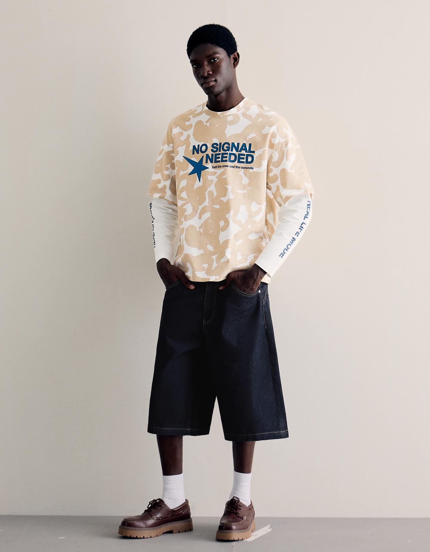 Bershka bermudy jeansowe skater z haftem granatowy