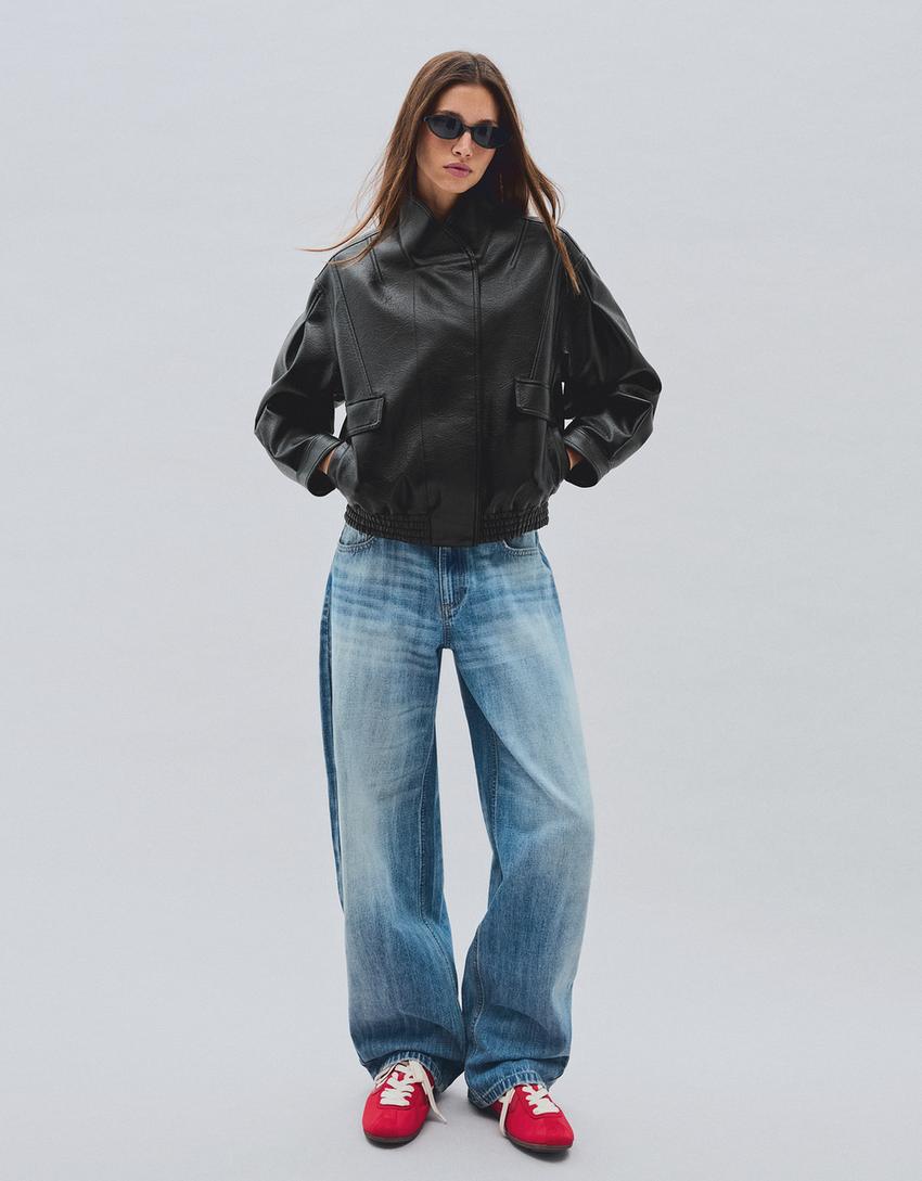 Cazadora oversize efecto piel cuello cruzado-Negro
