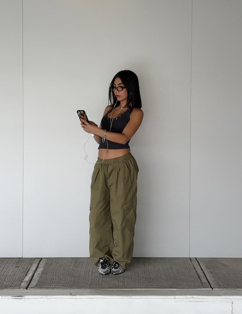 Cotton barrel cargo trousers-Khaki-3