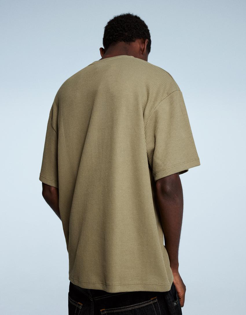 Textured short sleeve T-shirt-Khaki