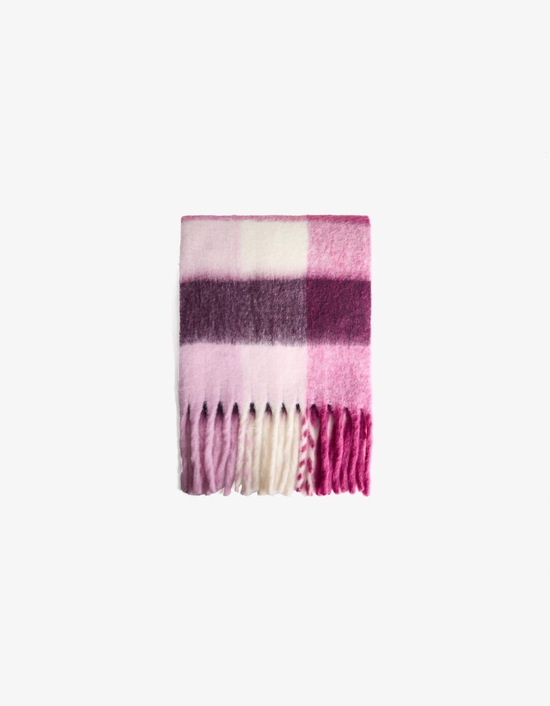 Checked scarf