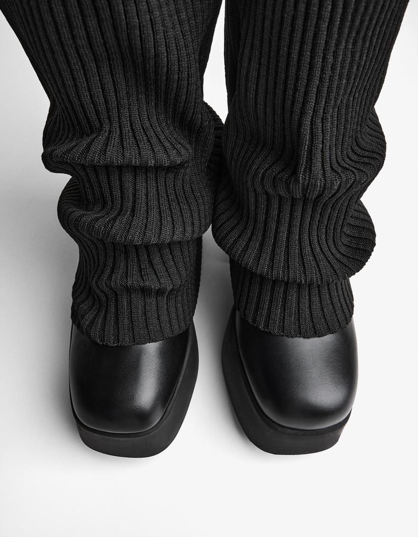 Plateau-Absatzstiefel im Sock-Boots-Stil-Schwarz