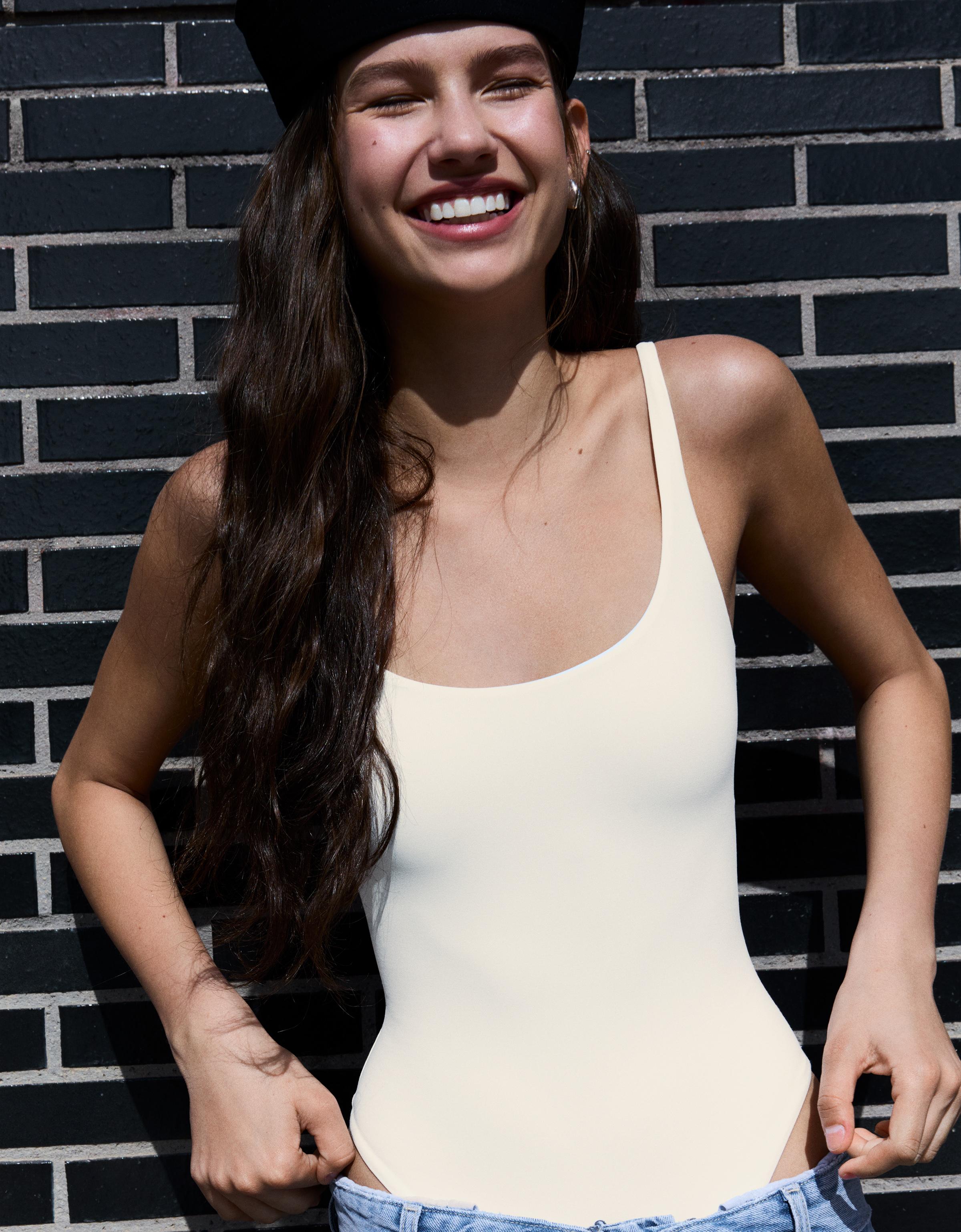 Round neck strappy bodysuit — Cream
