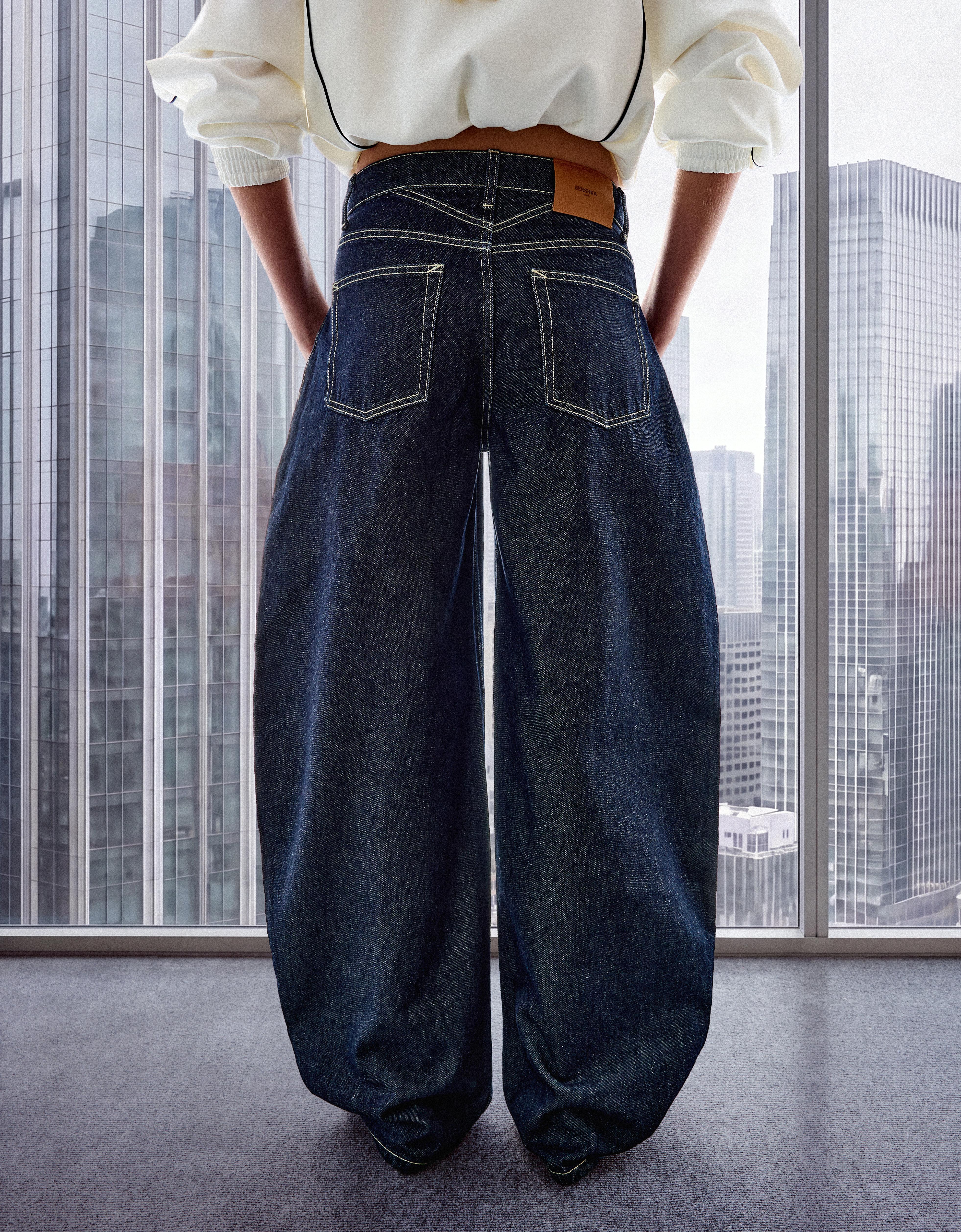 High-waist barrel jeans — Navy
