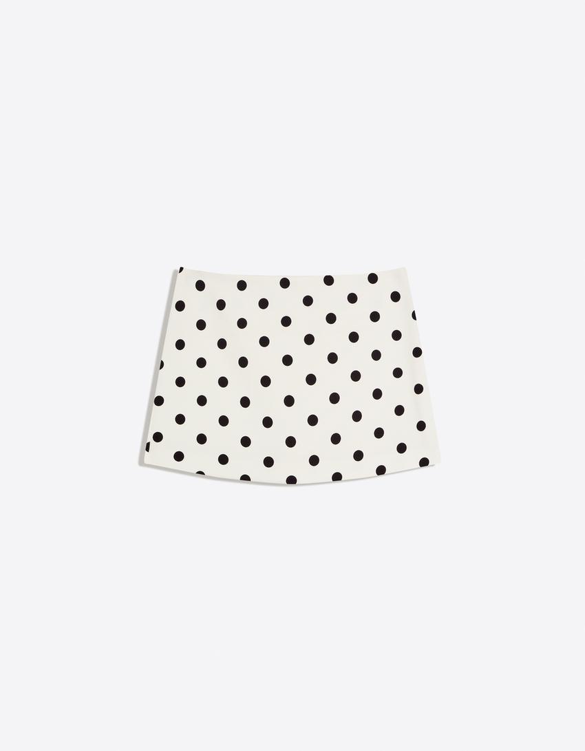 Mini skort with buckle