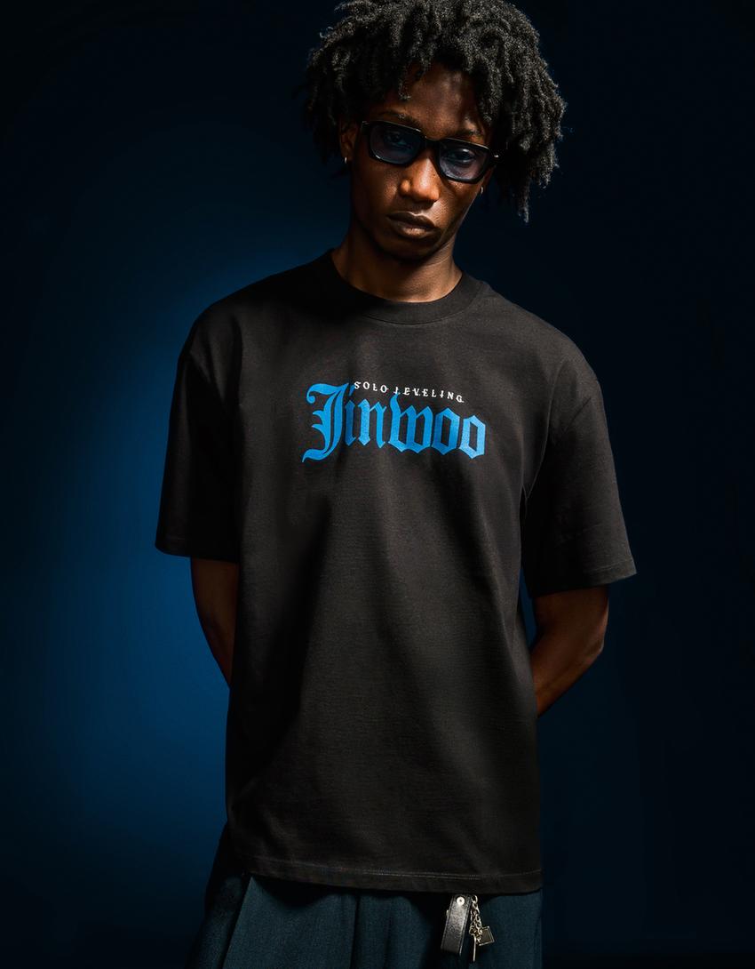 T-shirt met korte mouw en Solo Leveling-print-Zwart