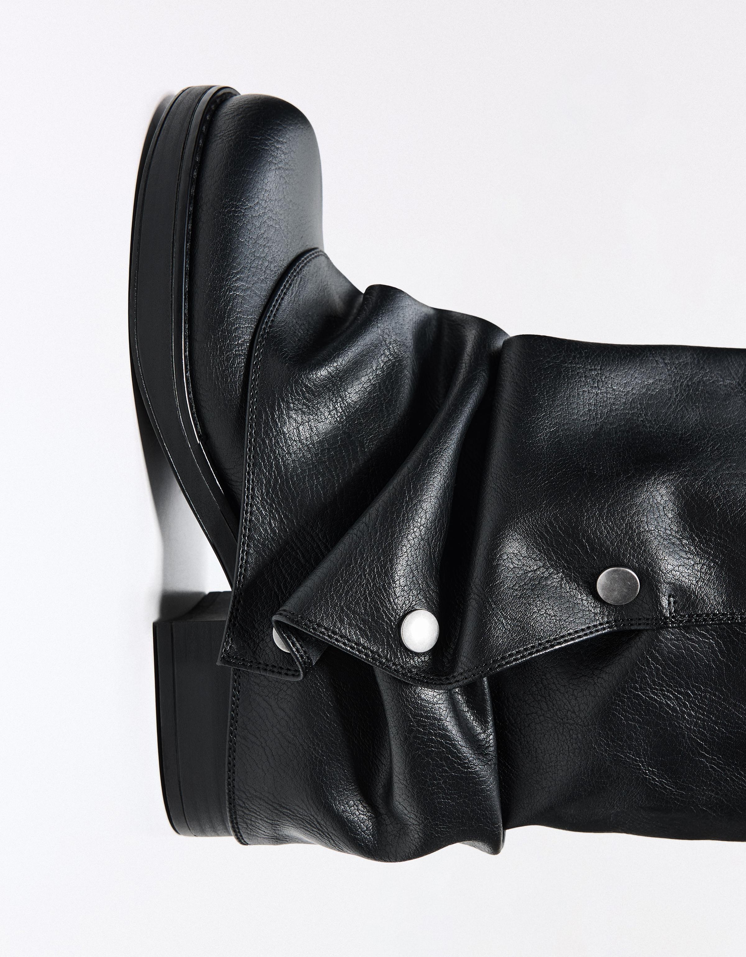 Flat trouser boots — BLACK