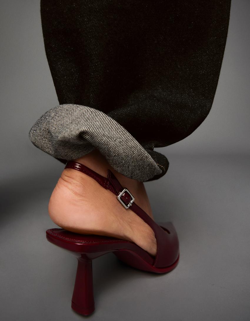 Kitten heel slingback shoes-Maroon