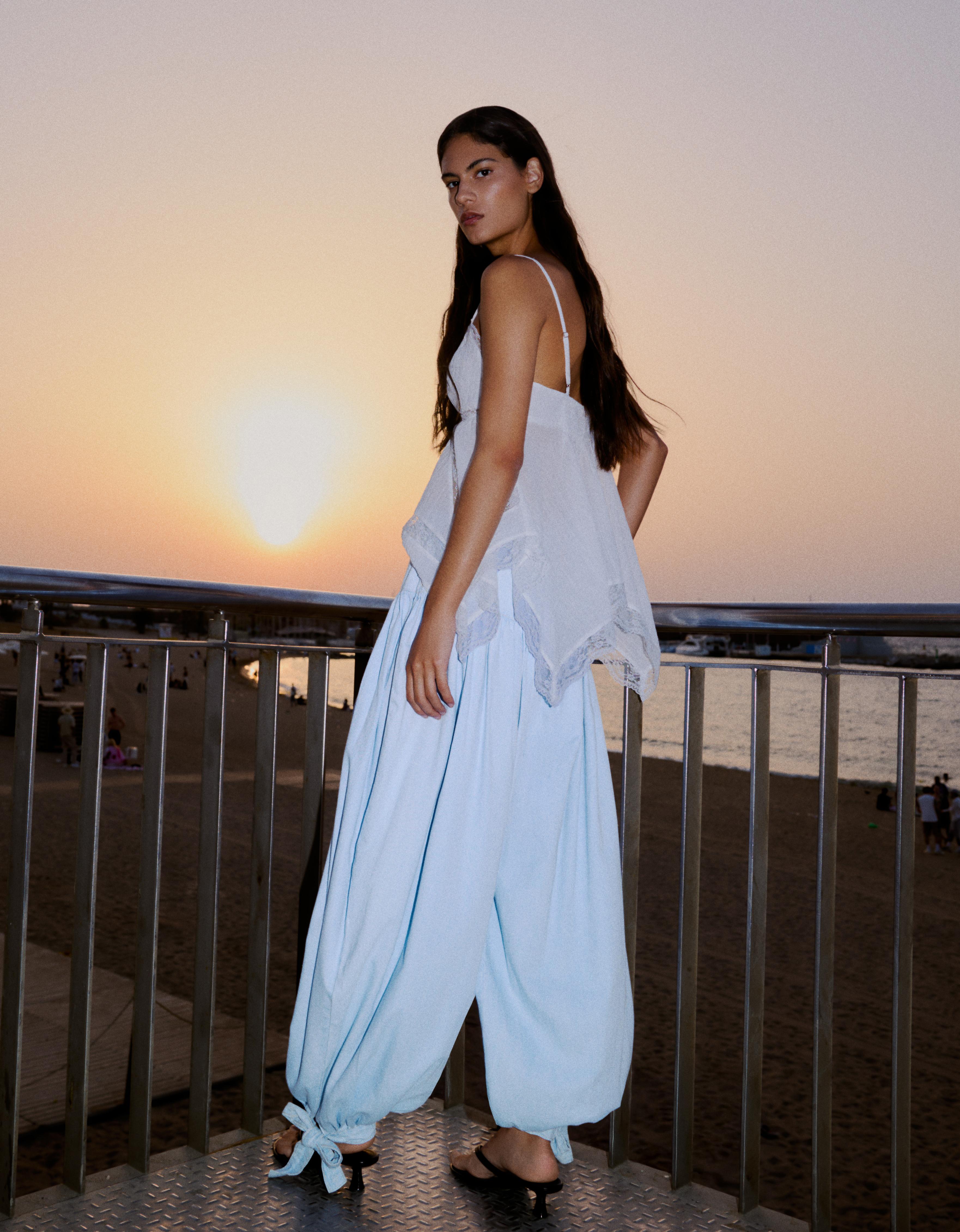 Light balloon jeans with knot — Light blue
