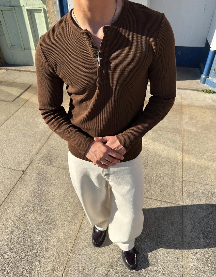 Slim fit long sleeve henley T-shirt-Brown