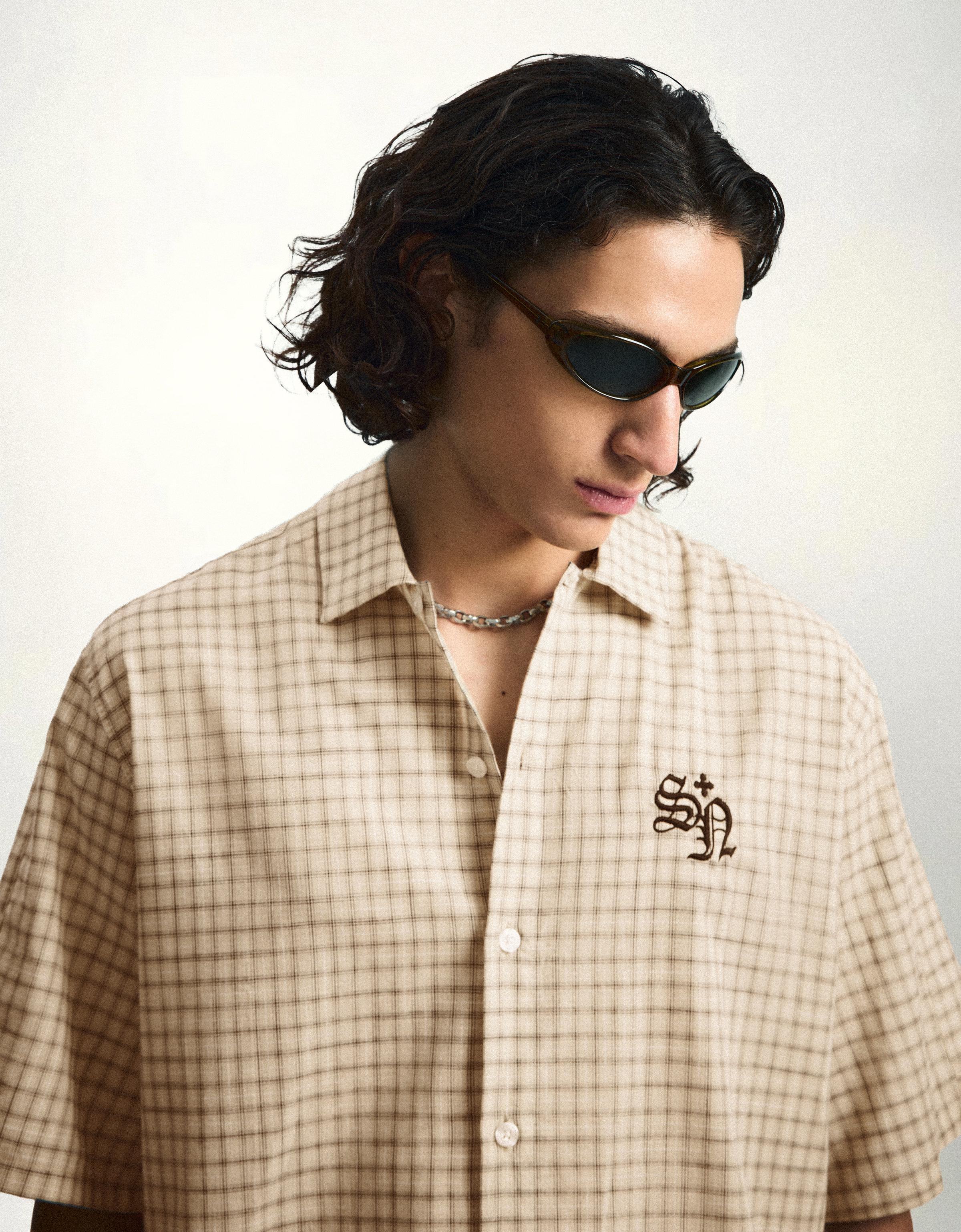 Embroidered short sleeve shirt — Beige