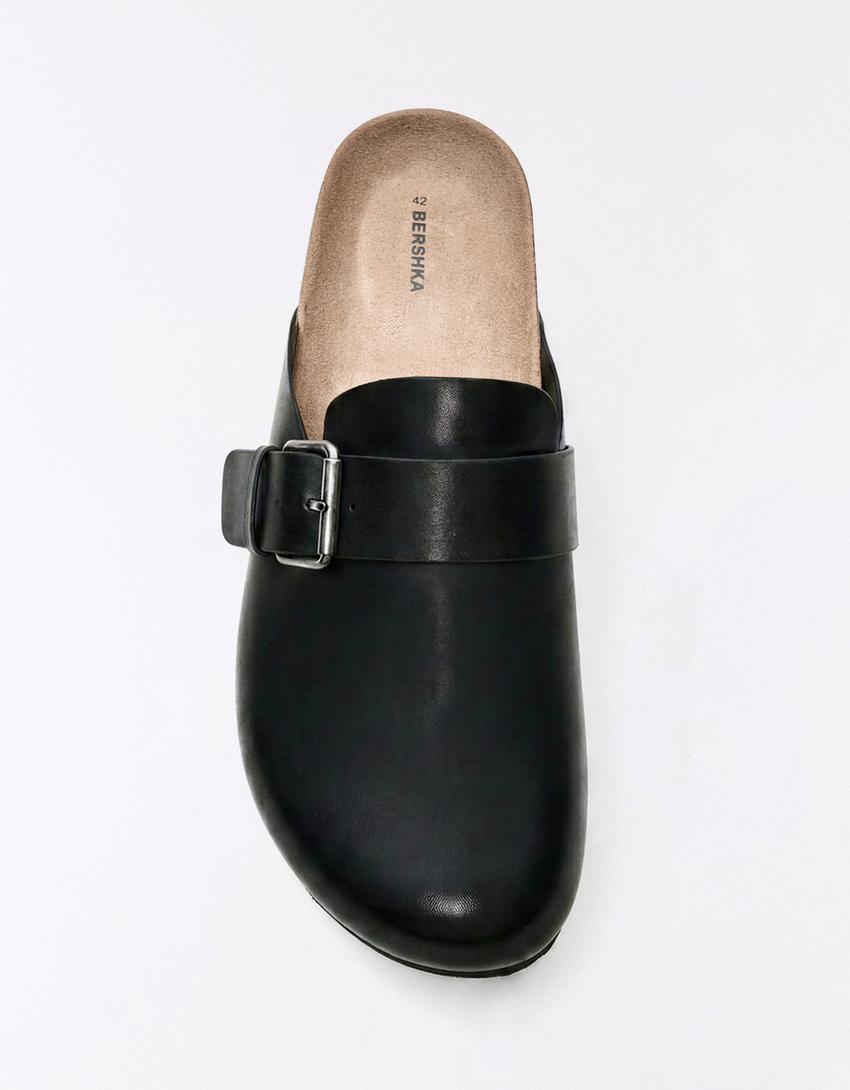 Clog with buckle detail-BLACK