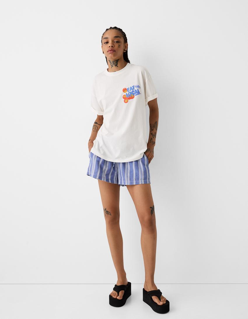 تيشرت بأكمام قصيرة وطبعة-أبيض مطفي-3