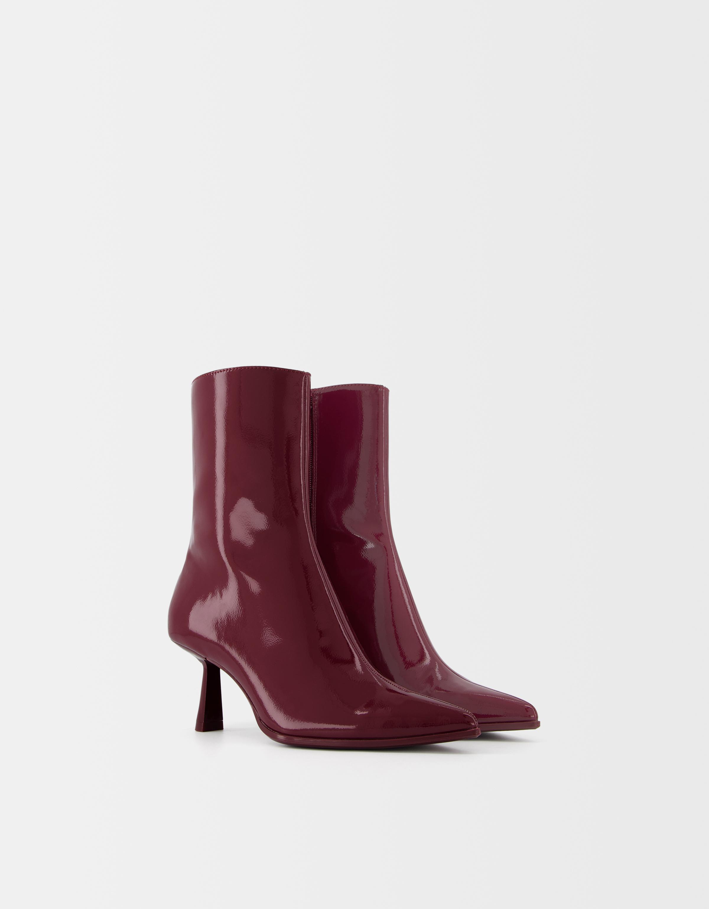 Bershka Stiefeletten In Lackoptik Mit Kitten-Heels Damen 38 Granatrot