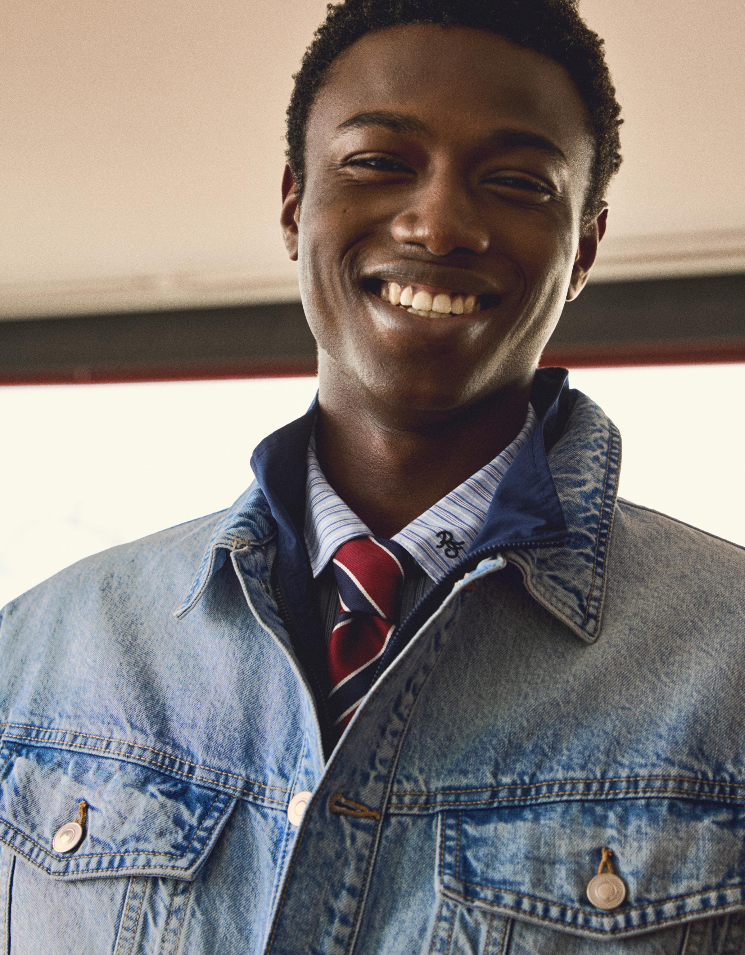Denim jacket — Light blue