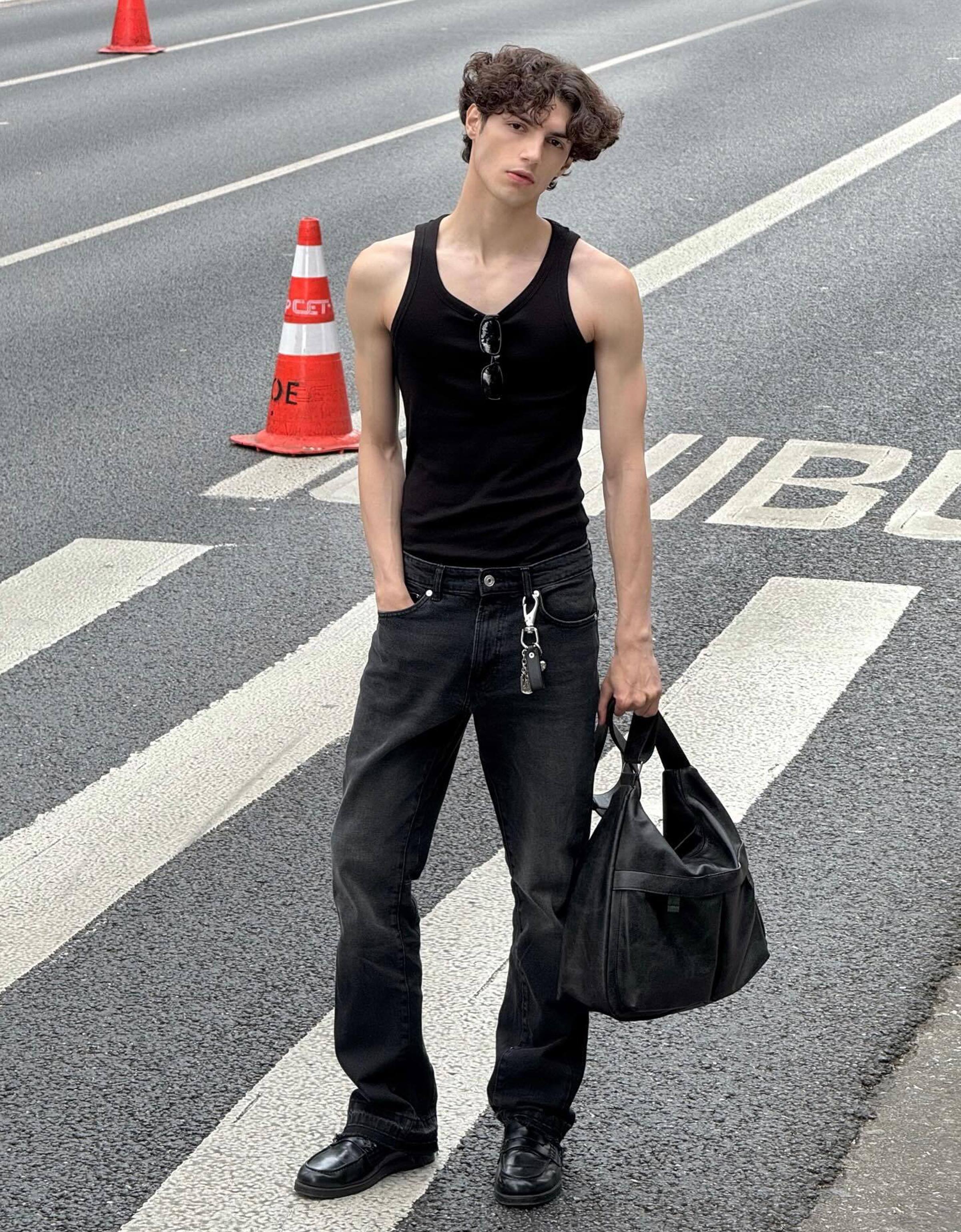 Bershka Straight-Schlagjeans Herren 44 Schwarz