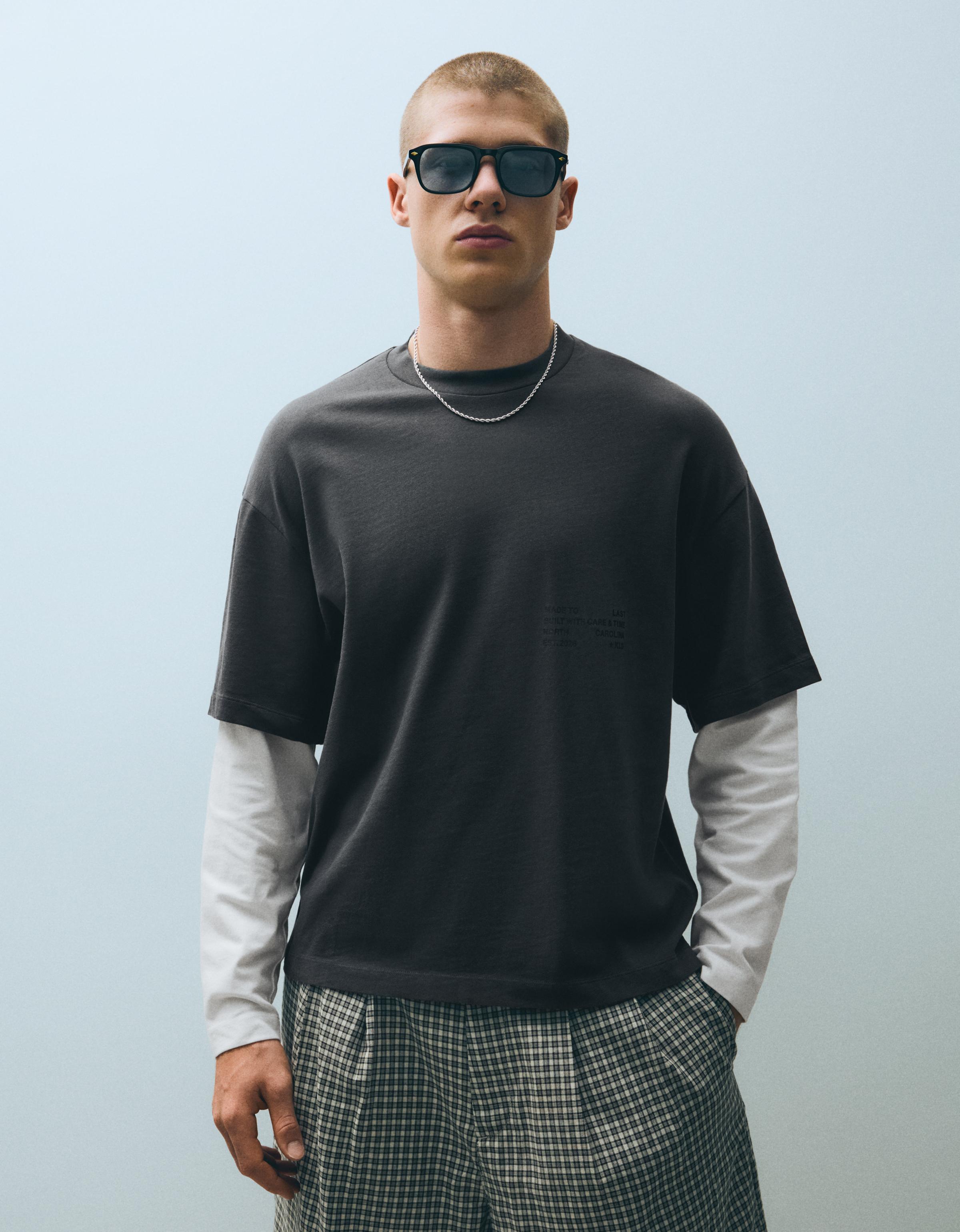 Bershka Camiseta Doble Manga Contraste Hombre Gris Oscuro