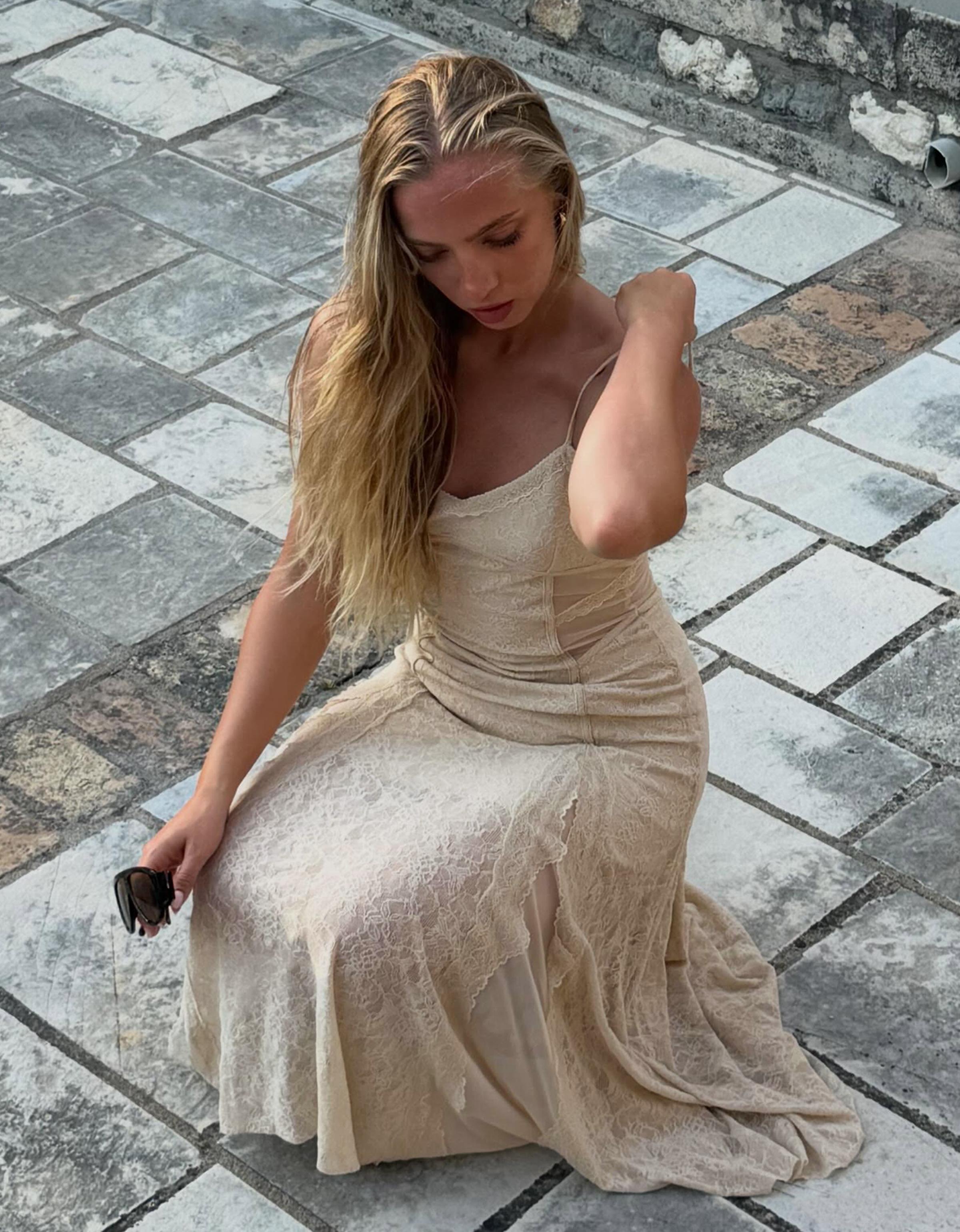 Lace strap midi dress — Sand