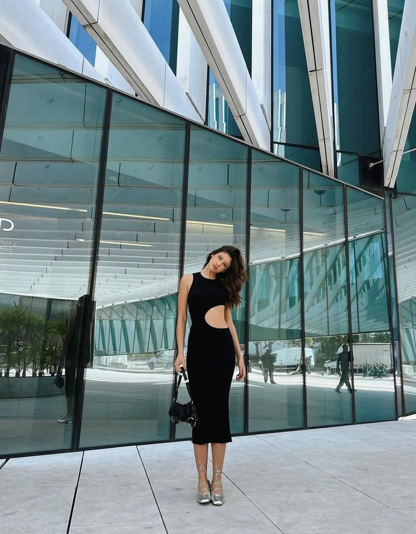 Vestido midi malha cut out-Preto-3