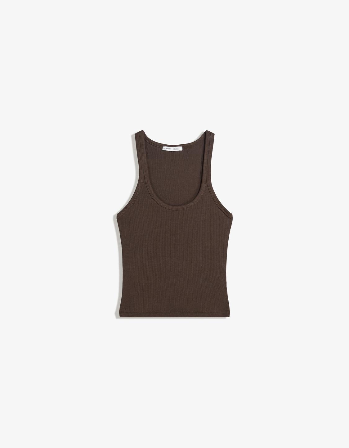 Sleeveless ribbed T-shirt