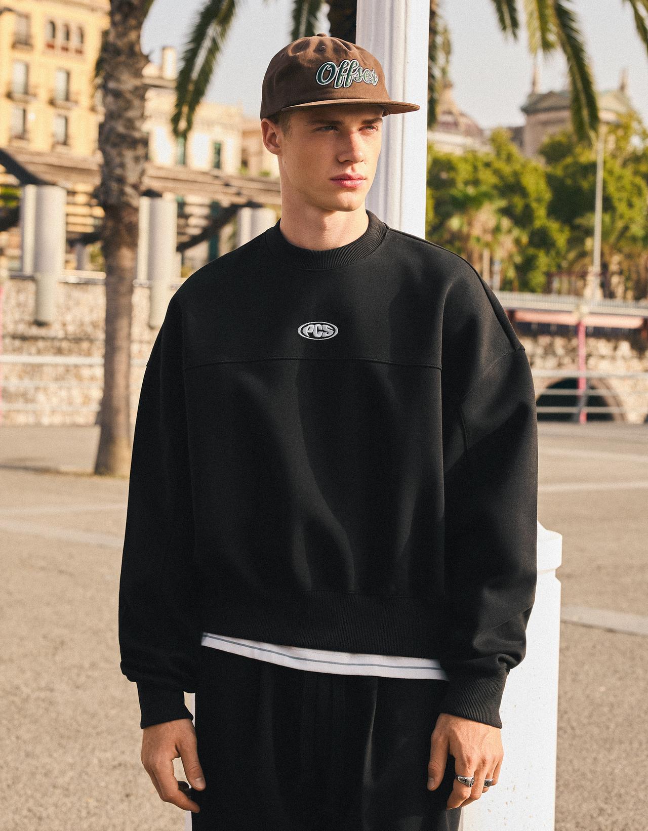 Round neck patch sweatshirt — Black