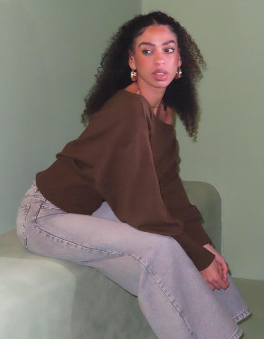 Jersei asimètric baix canalé-Marró