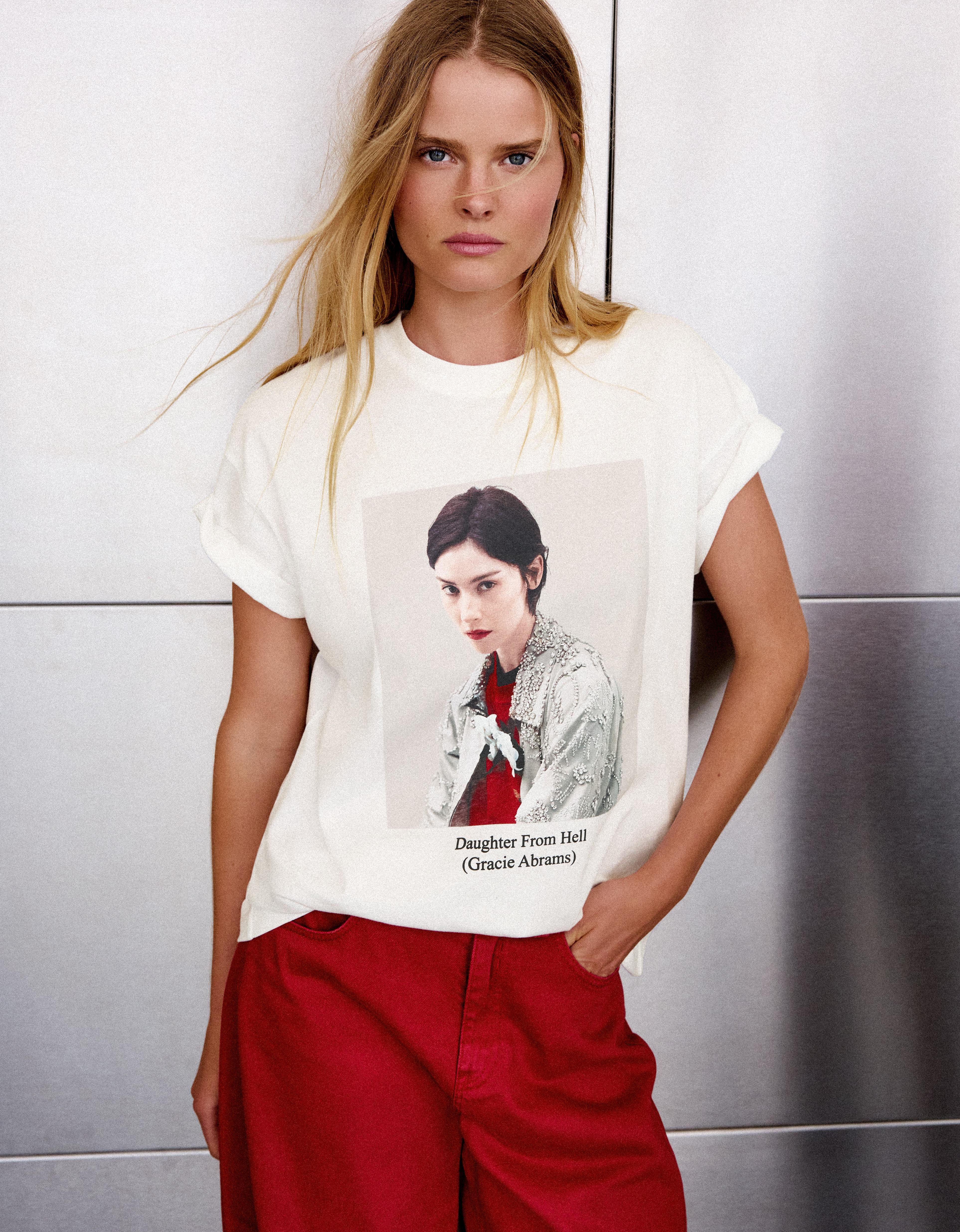 GRACIE ABRAMS short sleeve oversize T-shirt — Off white