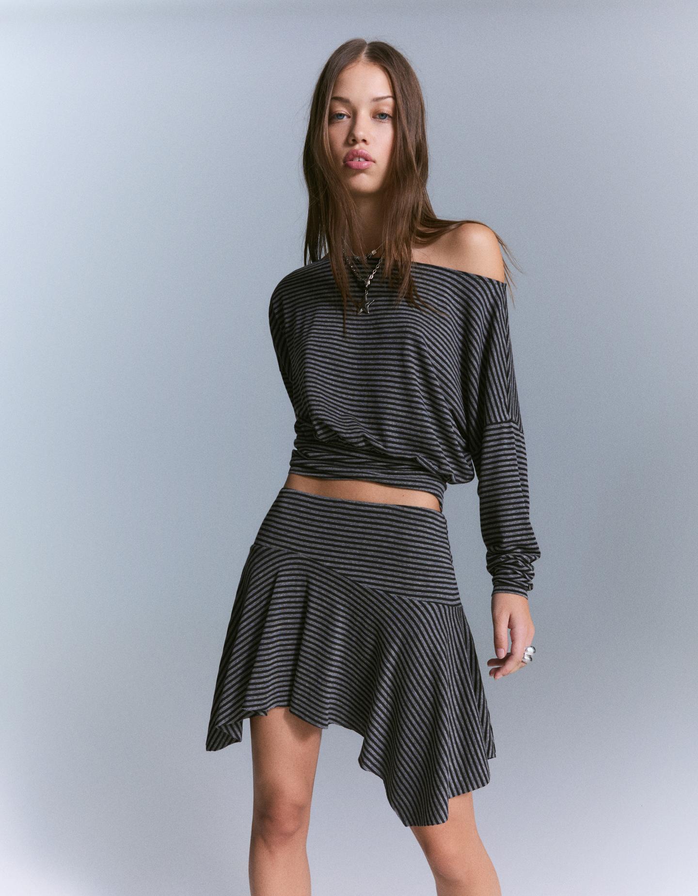 Bershka Camiseta Manga Larga Fajín Rayas Mujer L Gris Oscuro