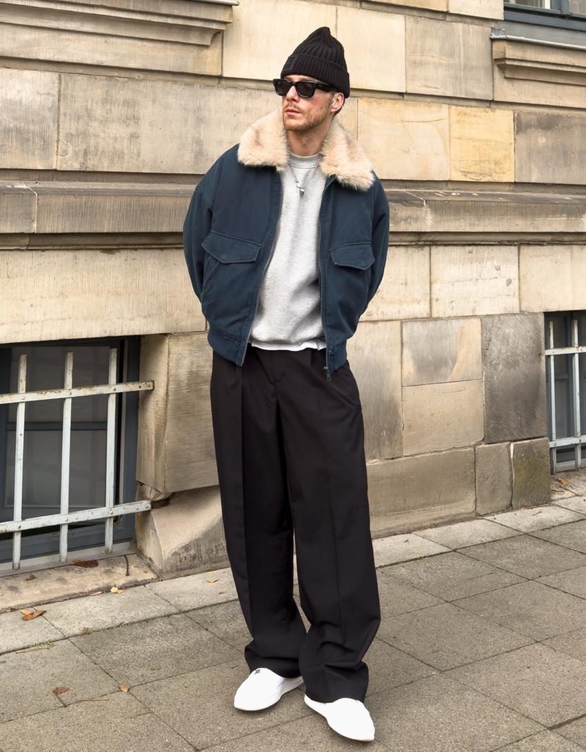 Tailored fit balloon trousers with darts-Black