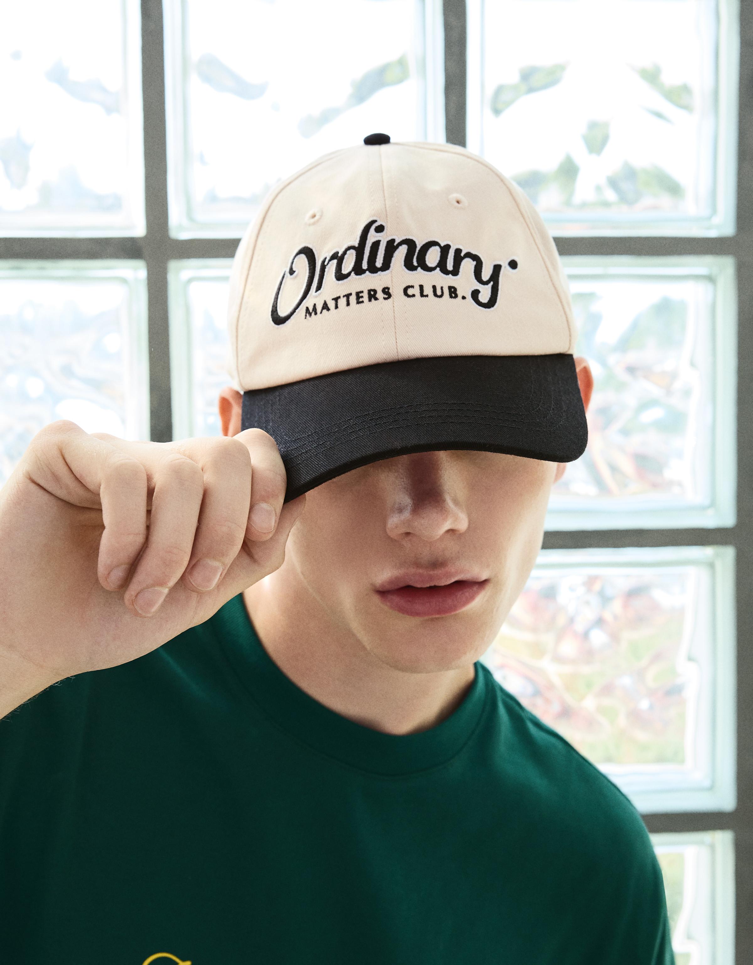 Embroidered cap — White