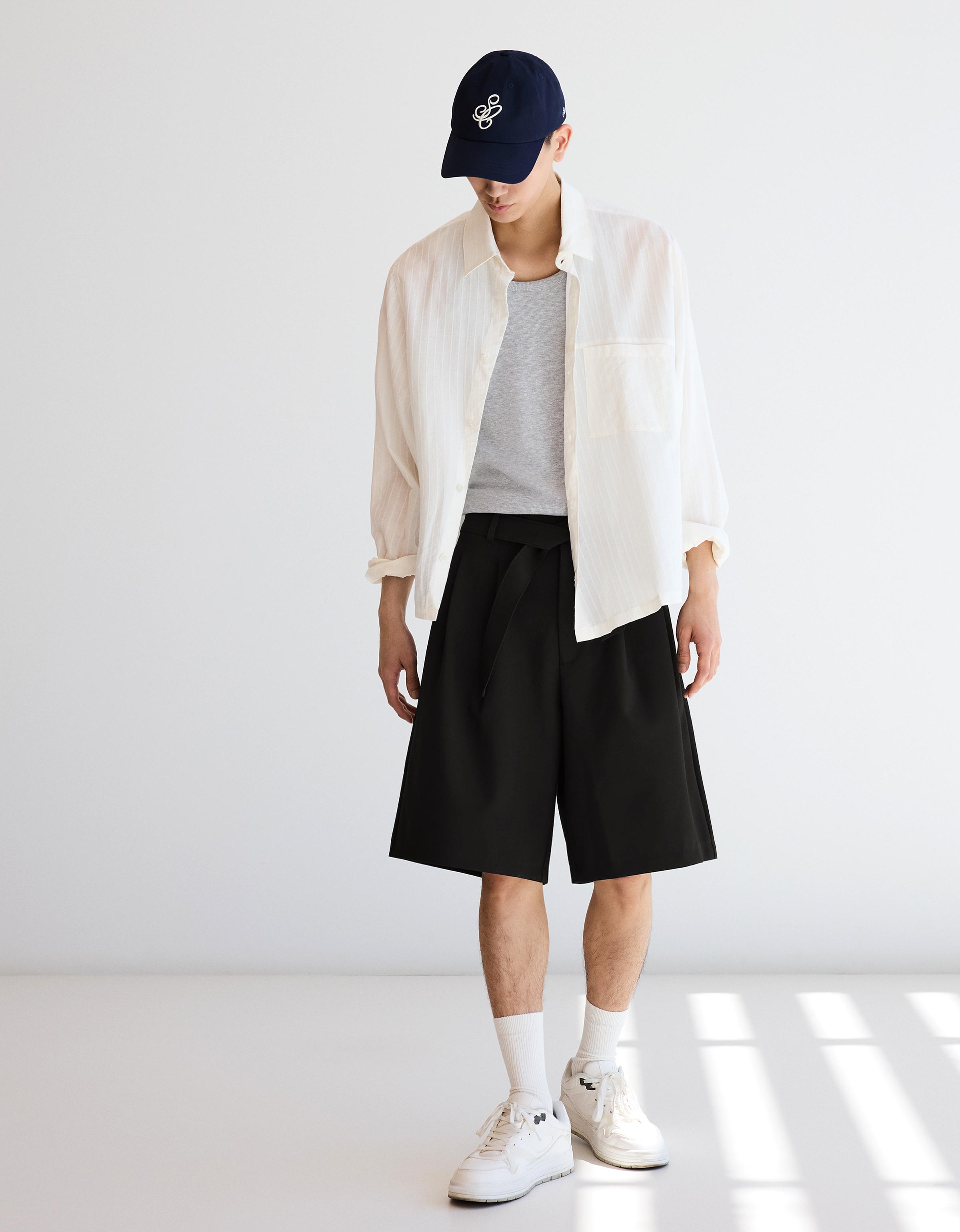 Wide-leg Bermuda shorts with belt — Black