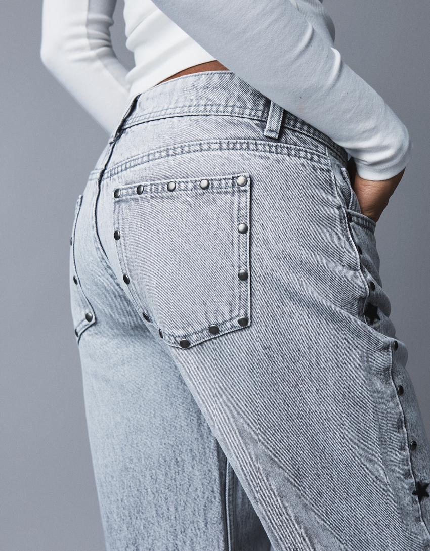 Baggy Jeans mit tiefem Bund und Sternnieten-Grau