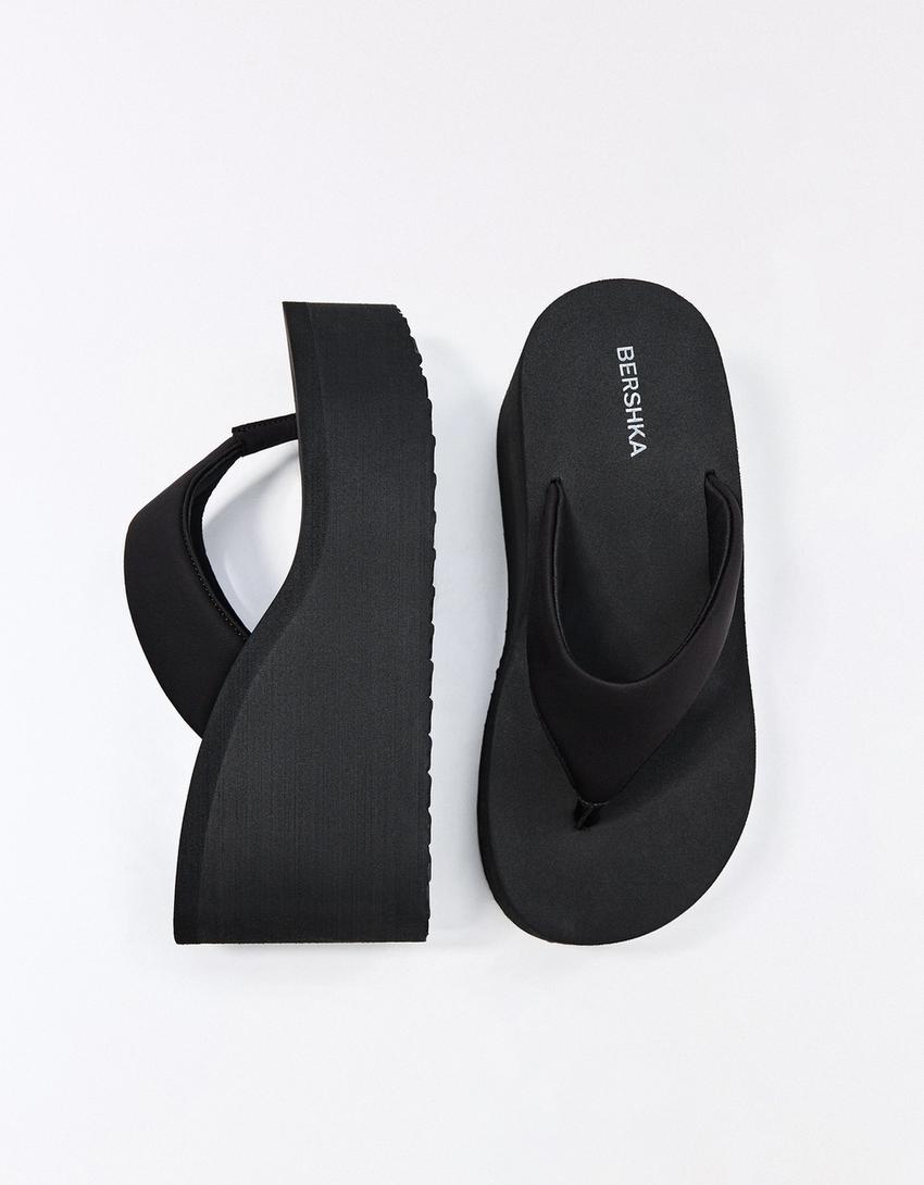 Sandalia tacón thong plataforma-Negro