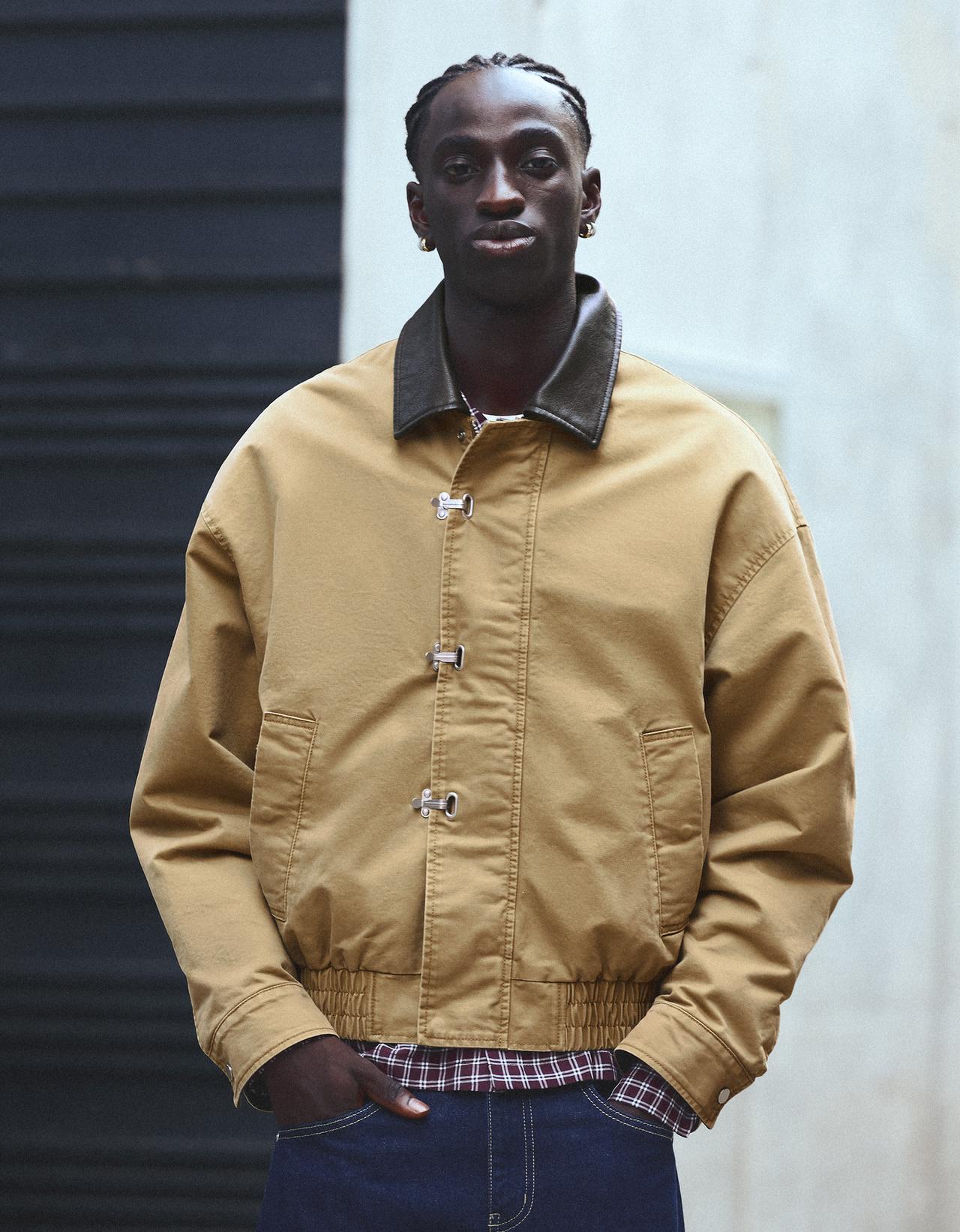 Clasp jacket with contrast collar — Camel
