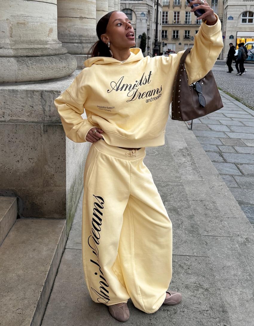 Barrel Jogginghose mit Print-Gelb