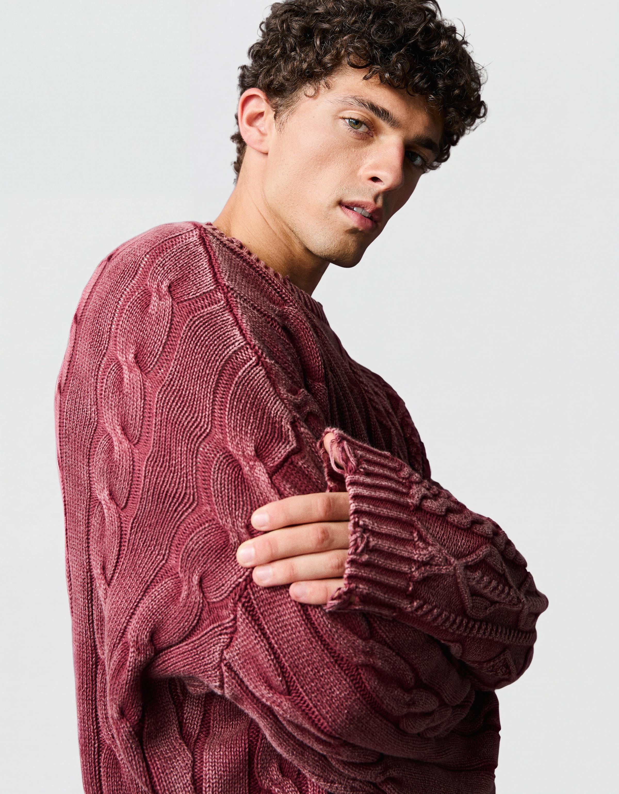 Washed-effect cable-knit jumper — Maroon