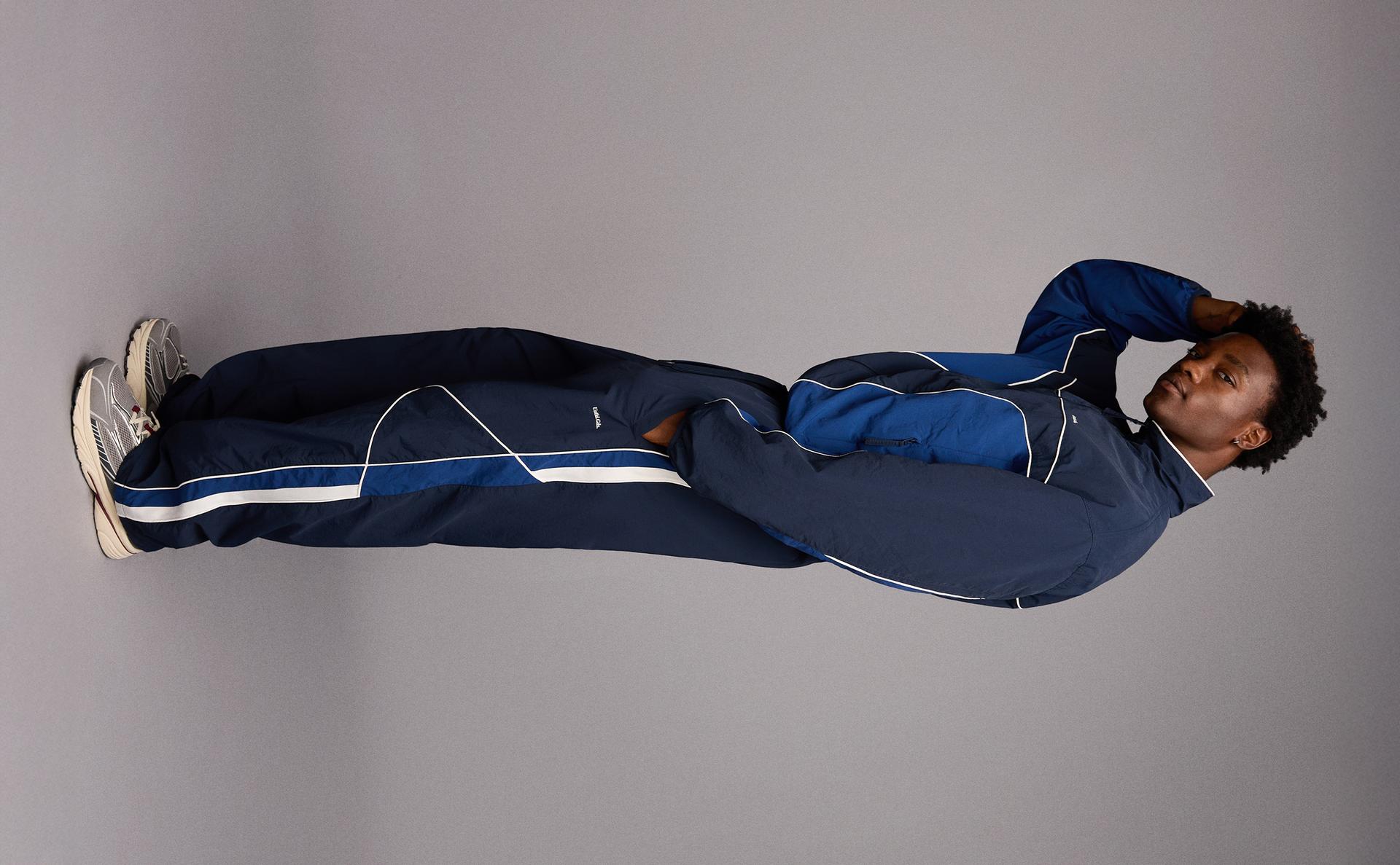 Высокотехнологичные брюки объемного свободного кроя