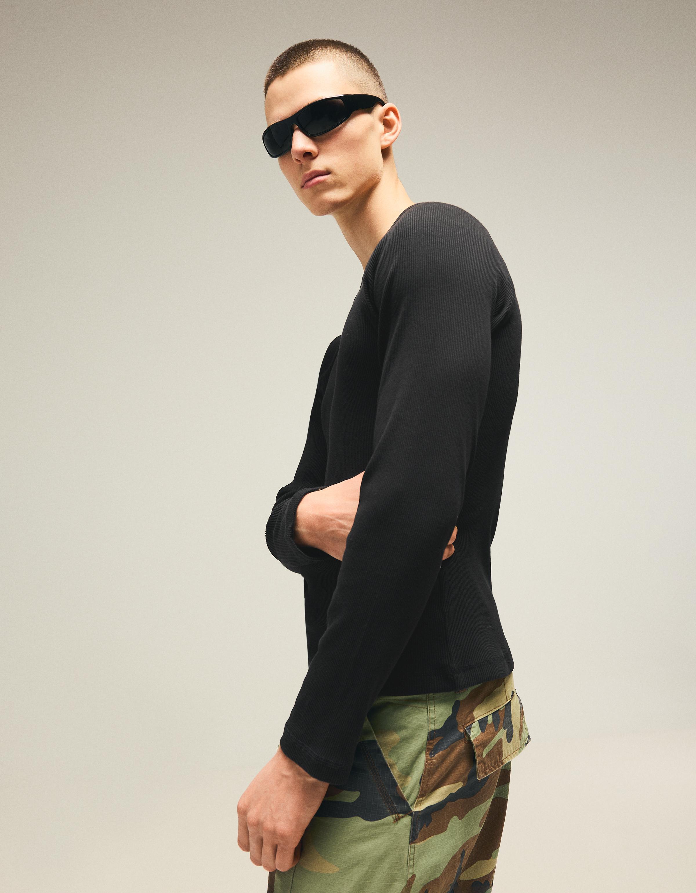 Slim-fit long-sleeved T-shirt — Black