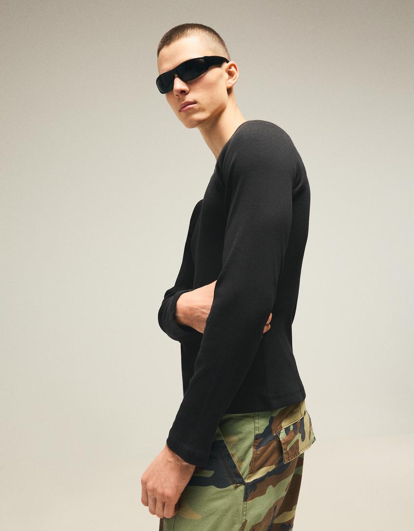 Slim-fit long-sleeved T-shirt-Black